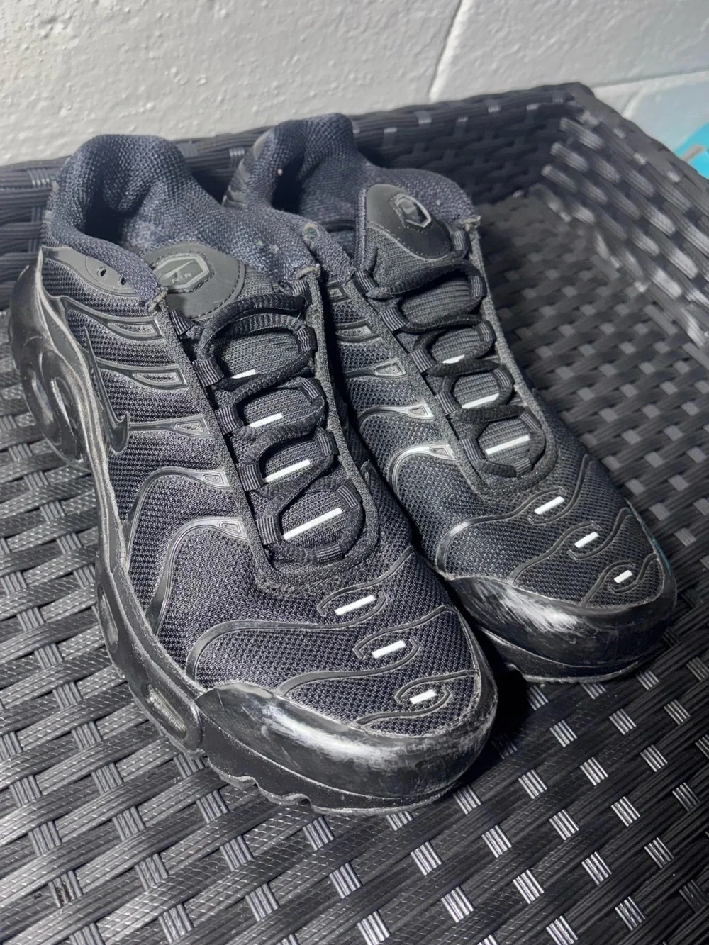 Nike Air Max Plus Size 6.5 Y Black Athletic Sneakers